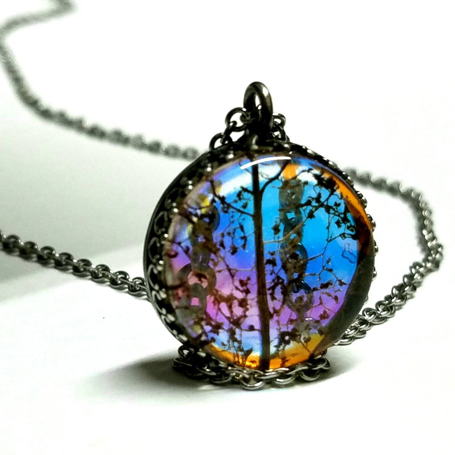 Crown Bezel Set Leaf Necklace Glass Terrarium